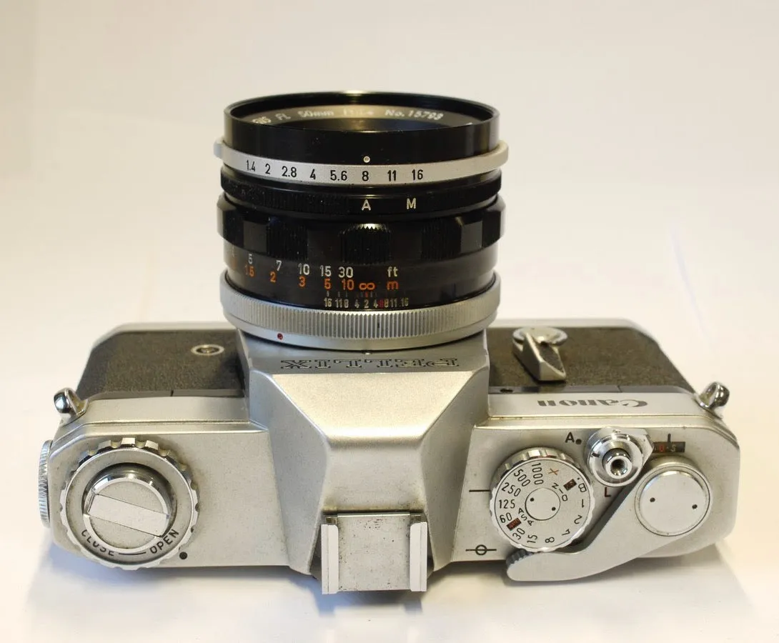 1960s Canon Pellix 35mm SLR Camera No.113691 With 50mm 1:1.4 Lens And Ever Ready Case