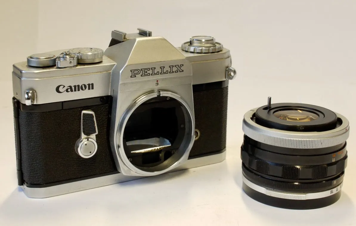 1960s Canon Pellix 35mm SLR Camera No.113691 With 50mm 1:1.4 Lens And Ever Ready Case