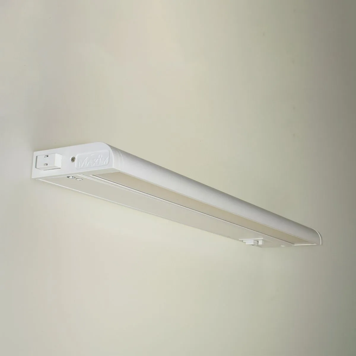 CounterMax 5K 12 Inch LED Under Cabinet Light, 2700K to 5000K, 720 Lumens, 120V, Bronze