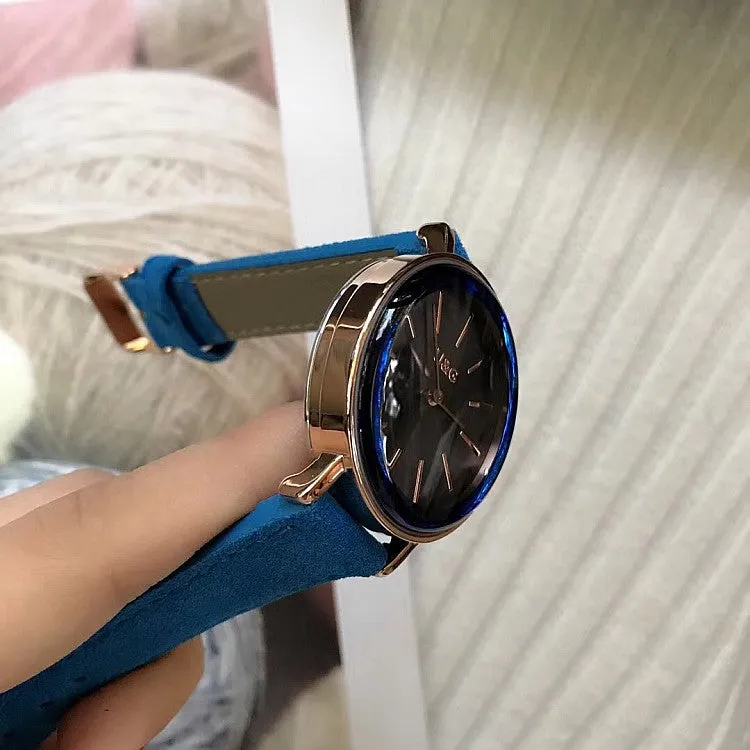 Gold Frame With Scale Women's watch