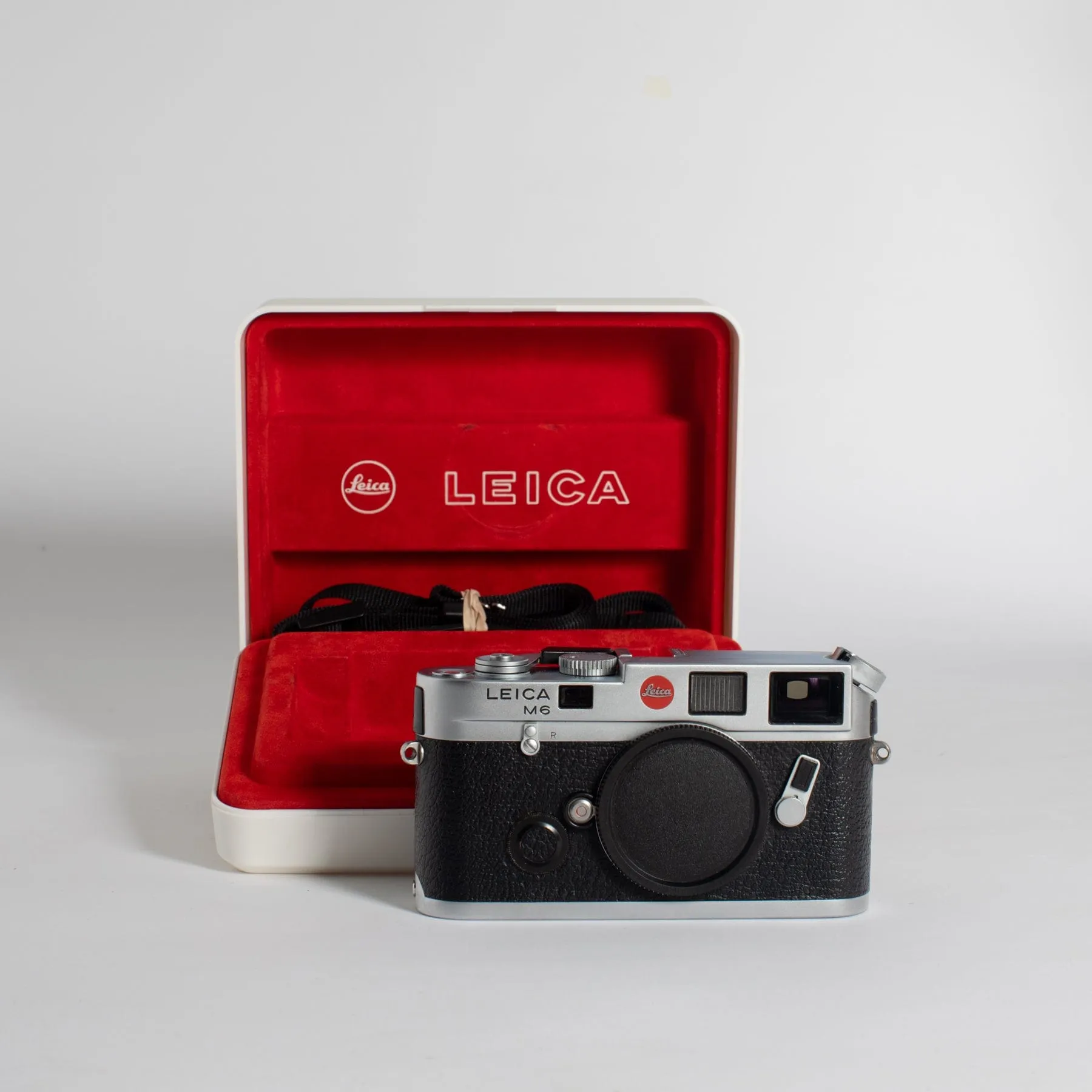 Leica M6 *Excellent* no. 2419390 (Body Only with Original Display Case)