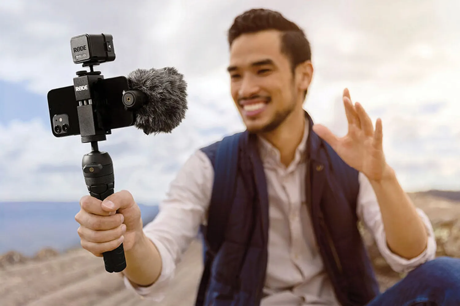 Rode Vlogger Kit iOS Edition with VideoMic Me-L