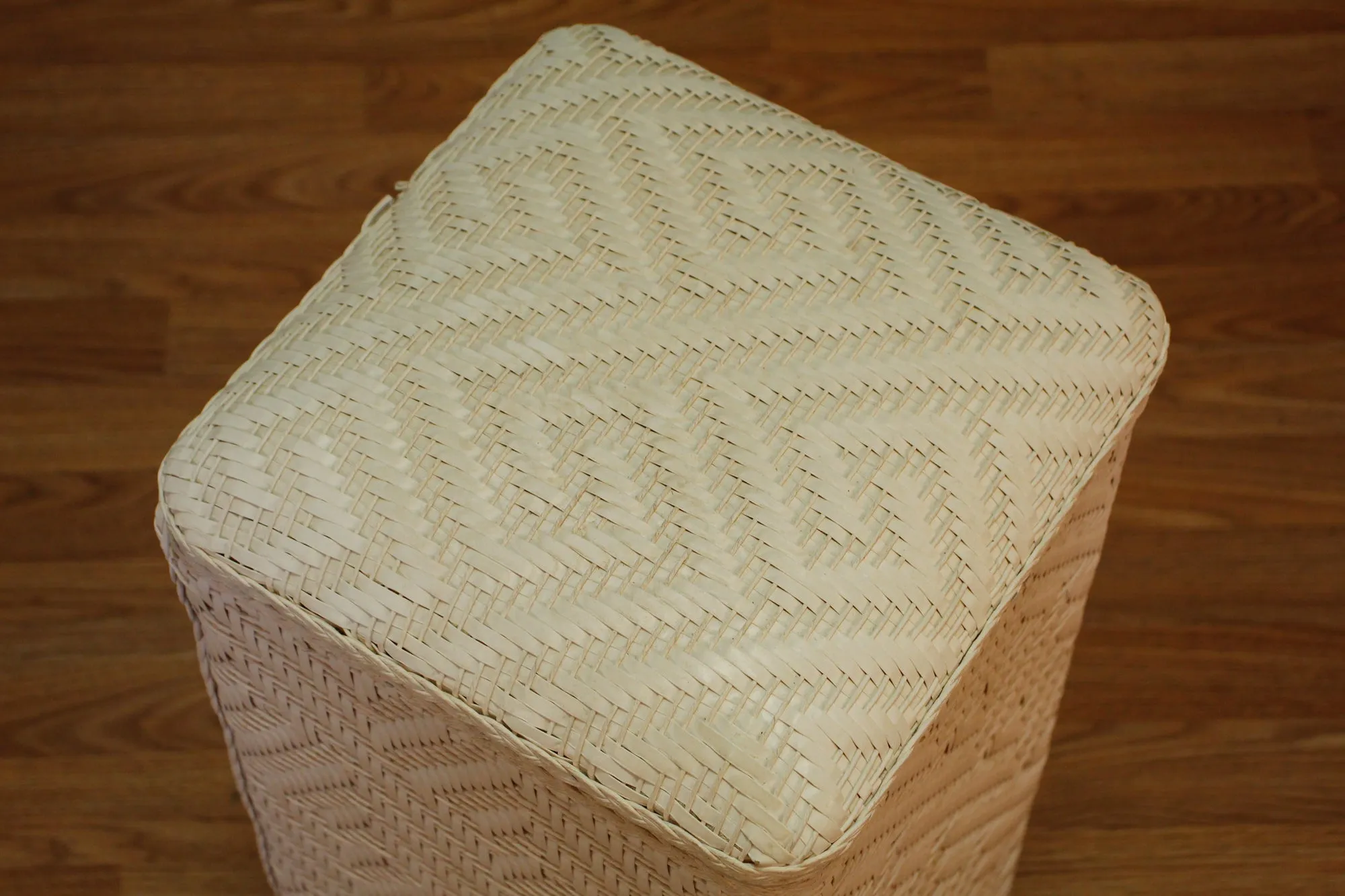 Slim Woven White Hamper