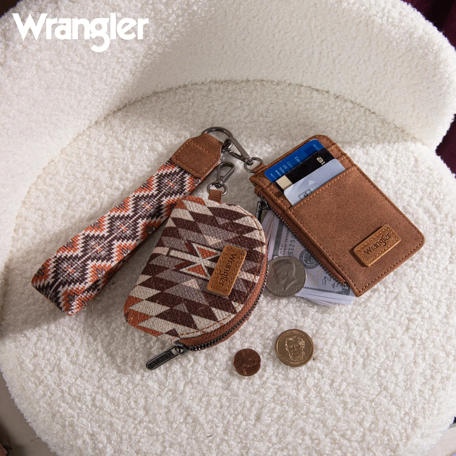 WG2213-W0051  Wrangler Southwestern Art Print Dual Pouch Wristlet -Brown